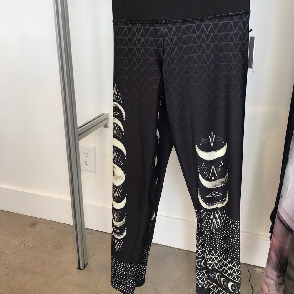 Onzie Las Lunas Graphic Pants